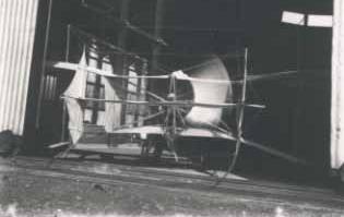 Motor-Drachen von hinten